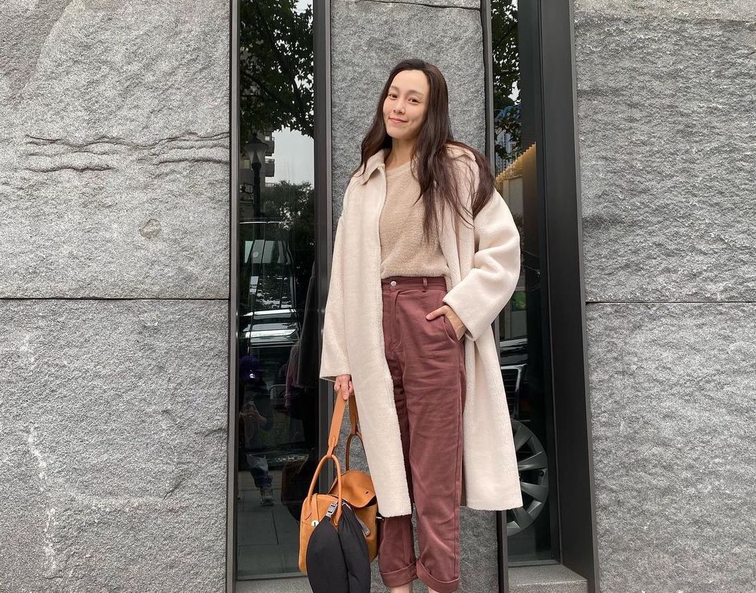 范瑋琪昔日怒罵行政院長蘇貞昌「狗官」被罵翻，事隔一年批踢踢八卦板不少網友如今讚她「先知」。（范瑋琪IG）