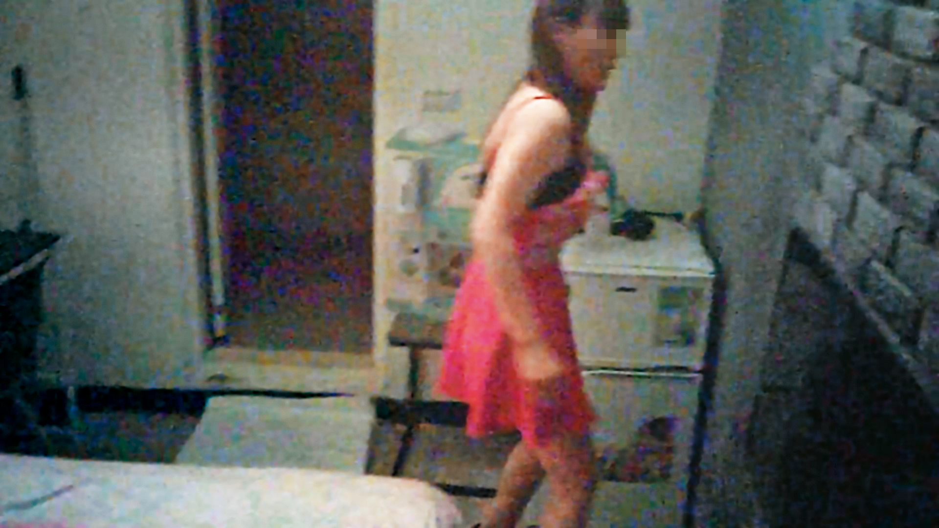 原本在萬華流竄的非法外籍女侍，疫情期間直接當起樓鳳下海賣淫。（讀者提供）