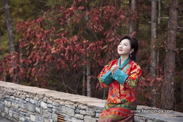 因疫情各界紛亂不斷，演藝圈大姊大白冰冰邀大家端午節當天一起吃素祈福。 （經紀人提供）