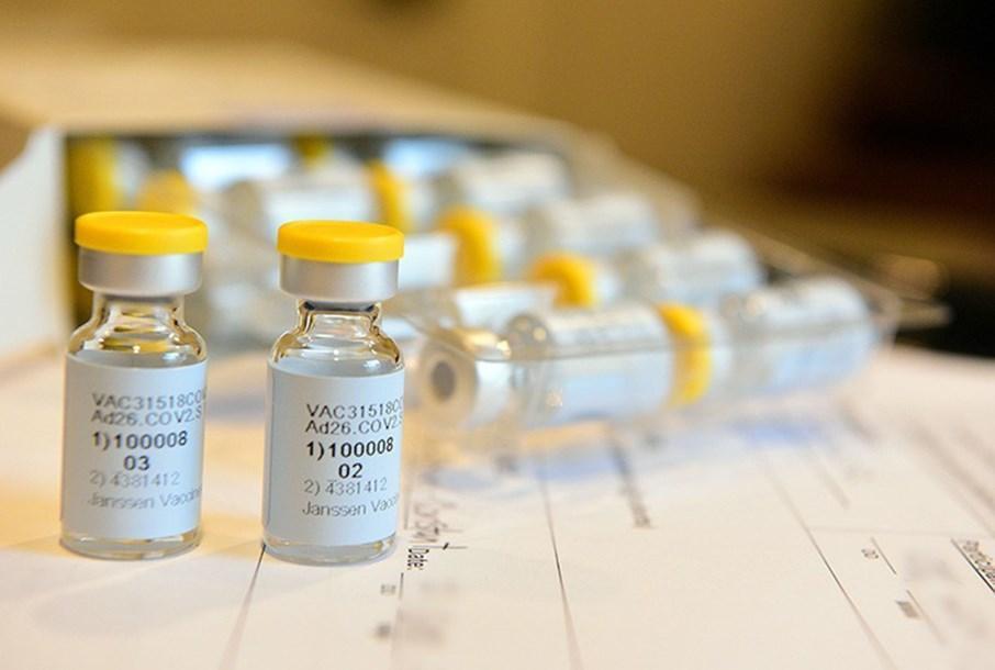衛生福利部食品藥物管理署10日證實,嬌生和輝瑞BNT疫苗緊急使用授權(EUA)已通過。(翻攝嬌生官網)