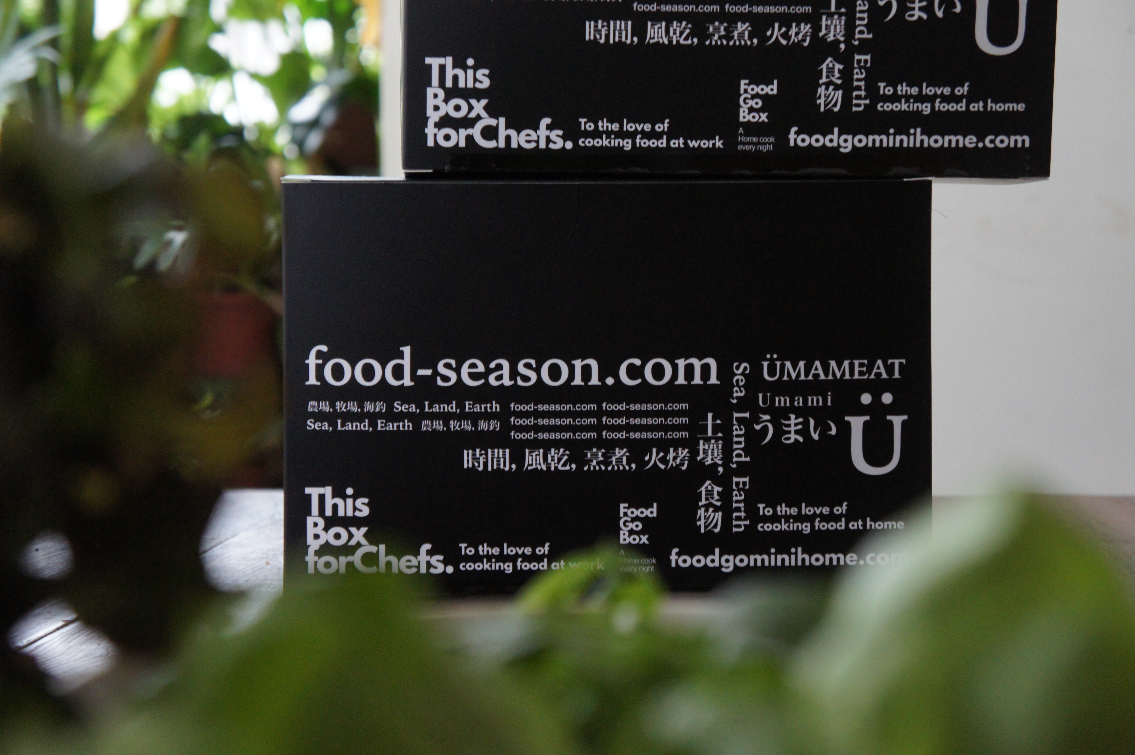 「FoodSeason 食時可樂」旗下品牌「FoodGo Box」，開箱後可依食材組合步驟完成大菜。