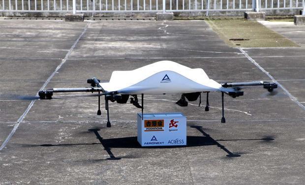 日本無人機公司成功將吉野家牛丼外送至指定地點。(翻攝自神奈川新聞)