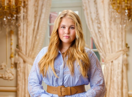 荷蘭公主艾瑪莉亞決定在正式執行王室成員職責前，將不會領取本俸和津貼。（翻攝自Royal House Of The Netherlands官網）