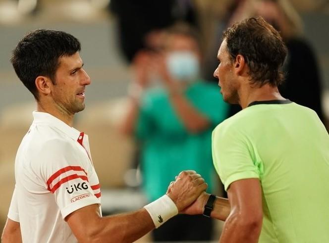 Novak Djokovic（左）二度於法網擊敗Rafael Nadal（右）。 （翻攝自Roland Garros臉書）