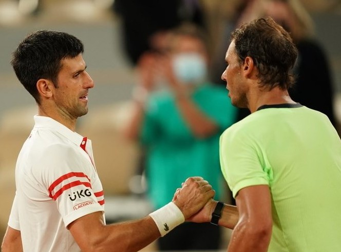 Novak Djokovic（左）二度於法網擊敗Rafael Nadal（右）。 （翻攝自Roland Garros臉書）