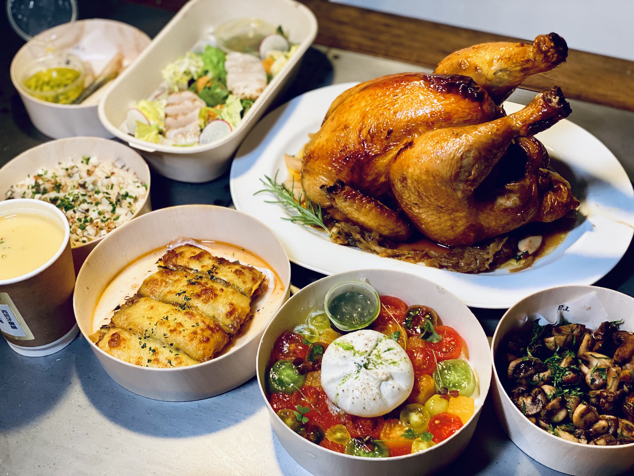 因應疫情，米其林2星餐廳態芮Taïrroir推出外帶，單點160元起跳。