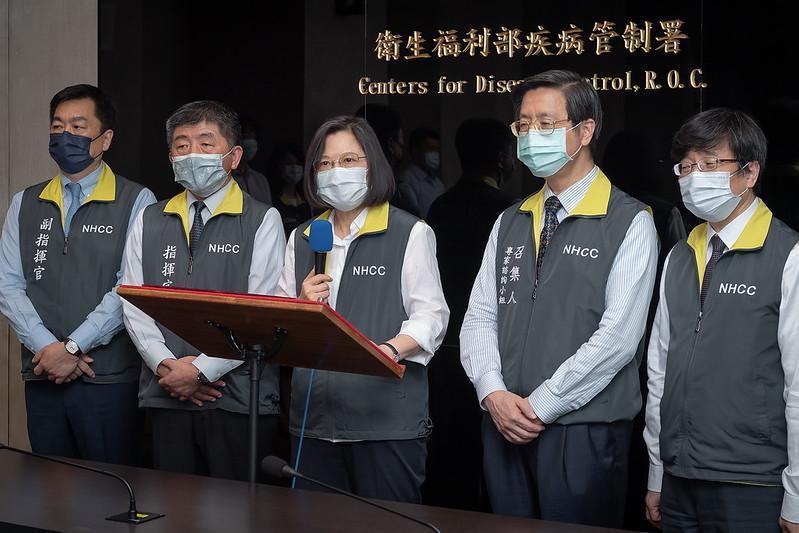 指揮中心晚間公布查證結果,蔡英文總統及賴清德副總統均尚未接種COVID-19疫苗。(總統府提供)