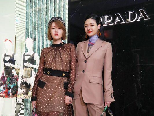 大S被網友酸扯後腿，小S替姐姐說話讚她是好人。（翻攝自小S臉書）