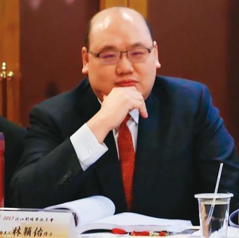 林穎佑建議政府應該加強跨部會合作，由民間專家協助向民眾澄清、辨別中共假訊息。（翻攝中正大學戰略暨國際事務研究所官網）