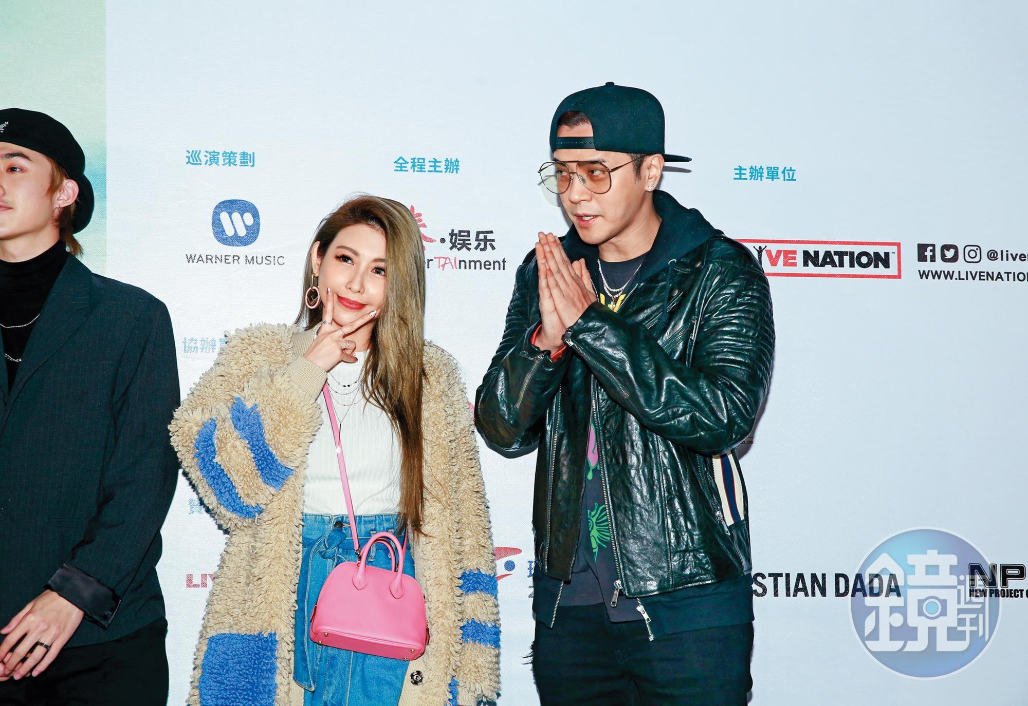 愷樂(左)在揮別小豬的腥聞之後,據傳已當了醫生娘,而且退出演藝圈。