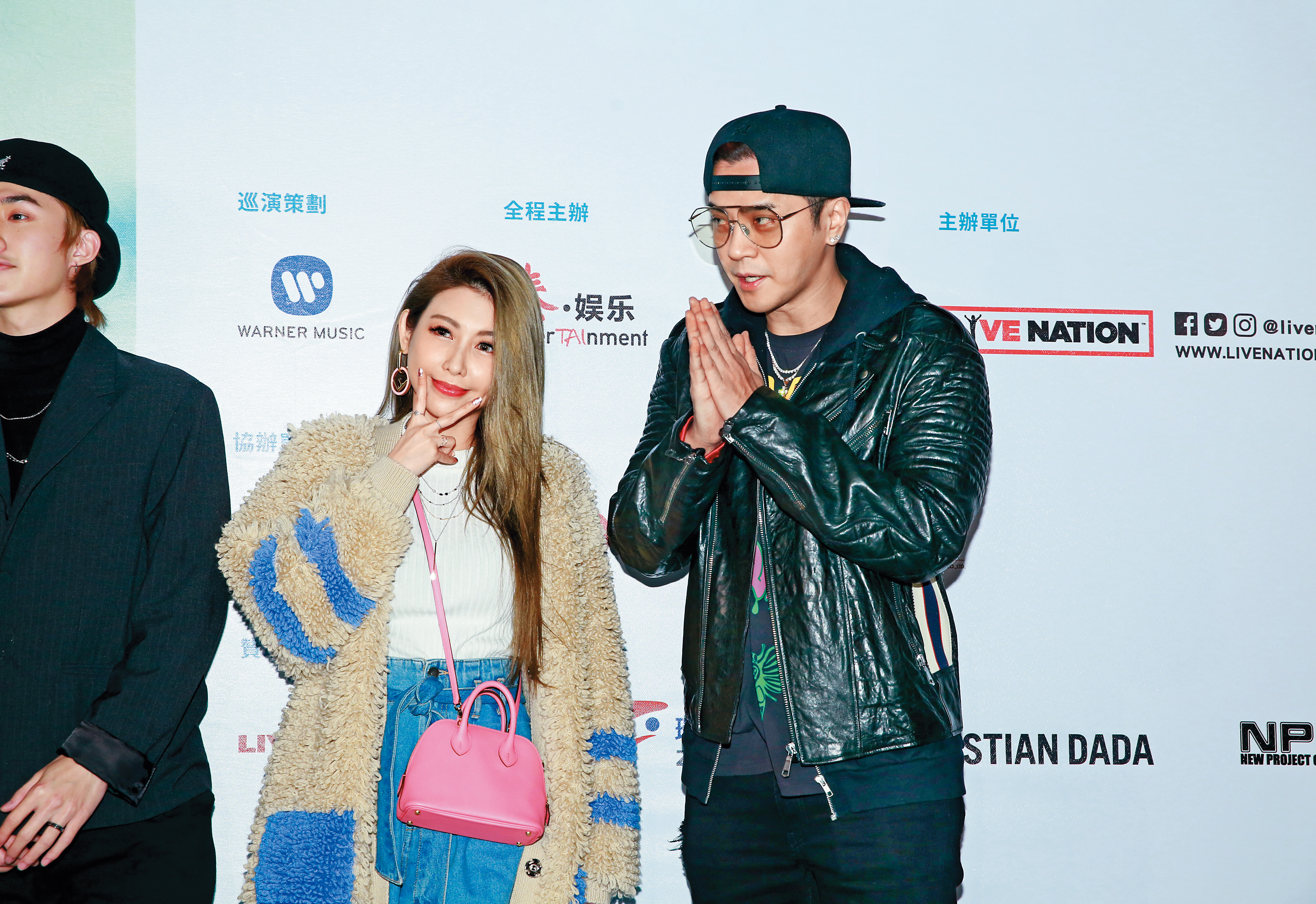 愷樂（左）在揮別小豬的腥聞之後，據傳已當了醫生娘，而且退出演藝圈。