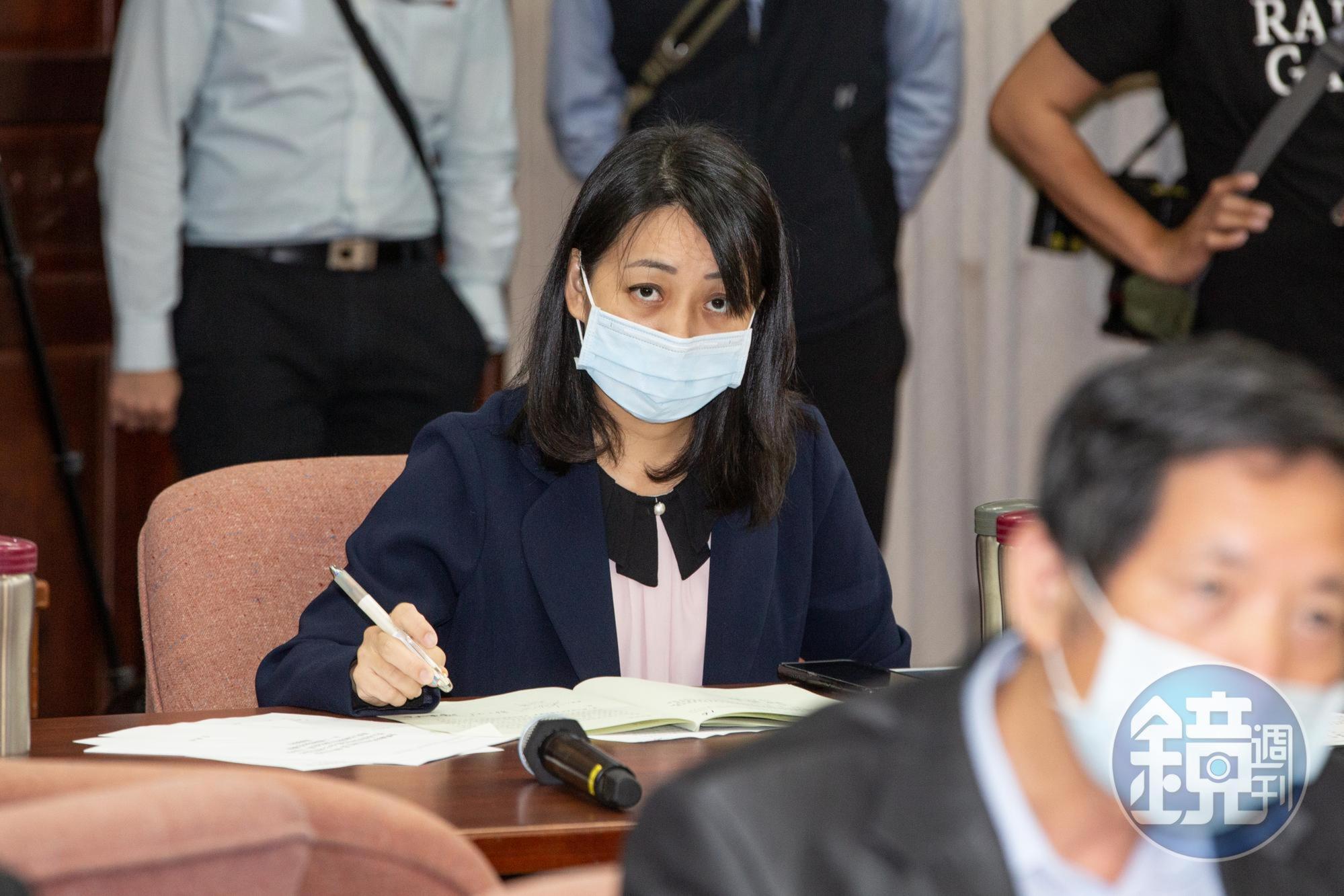 昨天連續28架共機擾台,立委王婉瑜po文表示,「誰是真心想幫忙,誰在背地扯後腿,應該也很明顯了。」(本刊資料照)