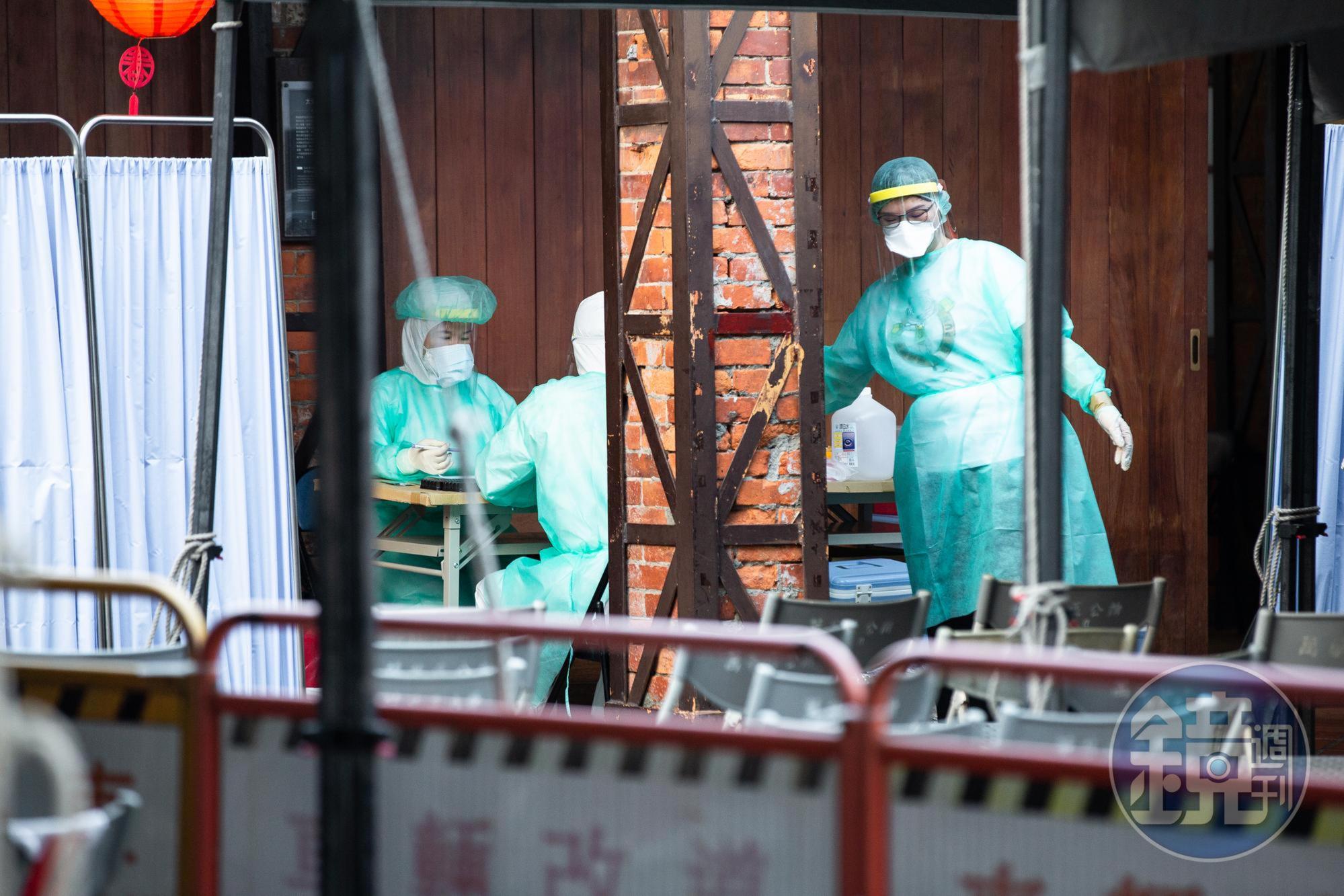沈政男比較台灣與英國的確診者比例與死亡率,點出國內與亡率偏高的3個因素。(本刊資料照)