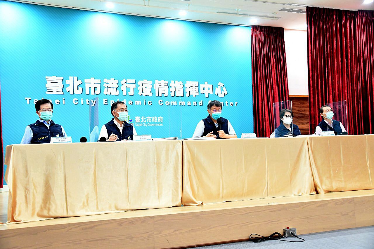 台北市今召開防疫記者會，針對各式疫苗疑問作說明。（台北市政府提供）