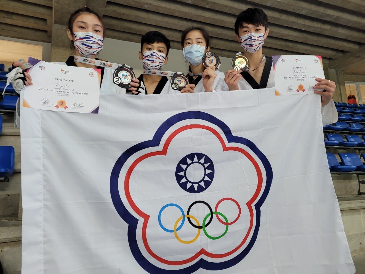 台灣運動好手昨晚在2021亞洲錦標賽都踢出亮眼成績，分別奪下金、銀牌。（翻攝自中華跆拳道培訓隊）