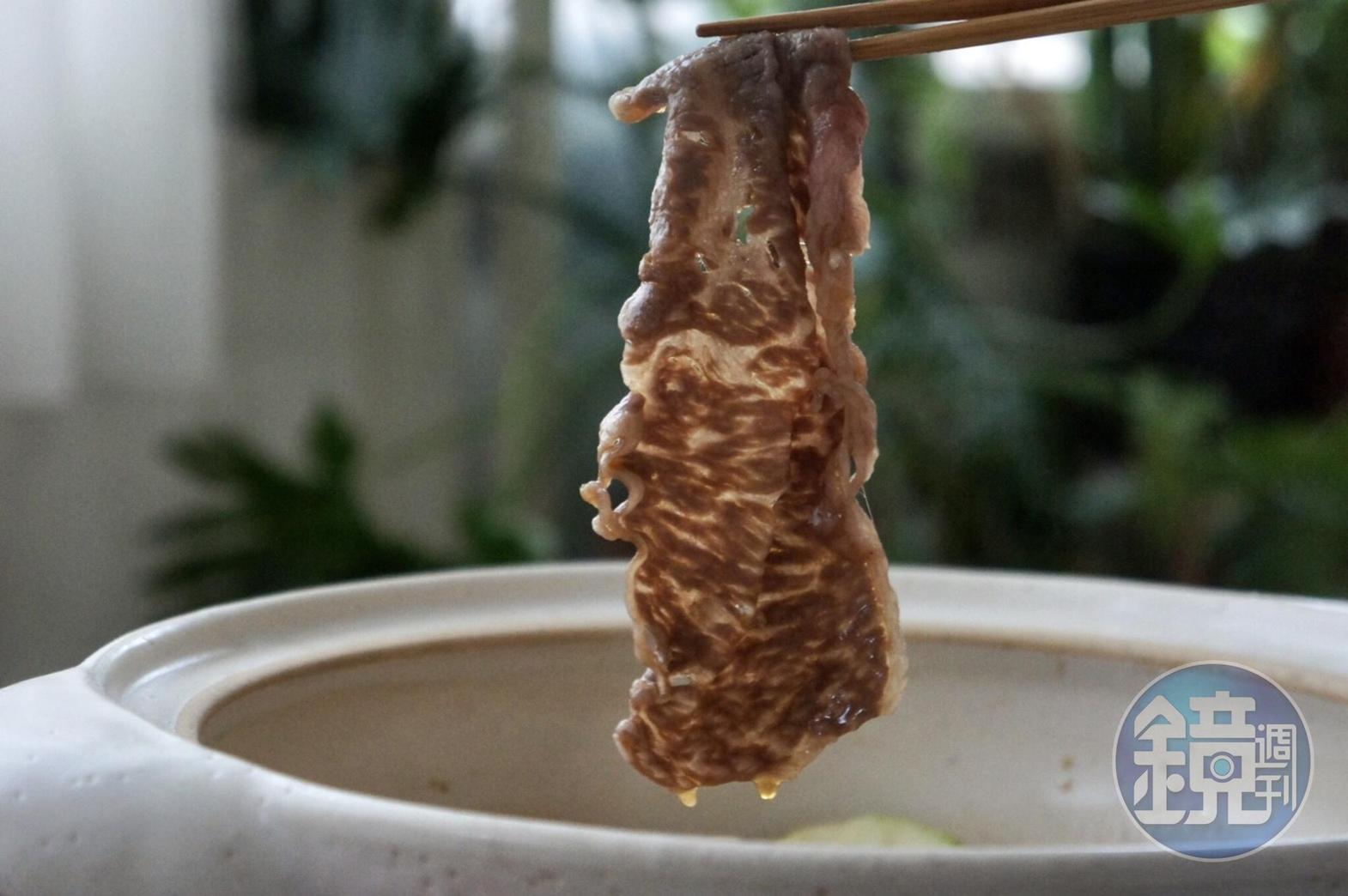 防疫苦悶？在家吃肉喝酒打點生活儀式感，安然等待出關。