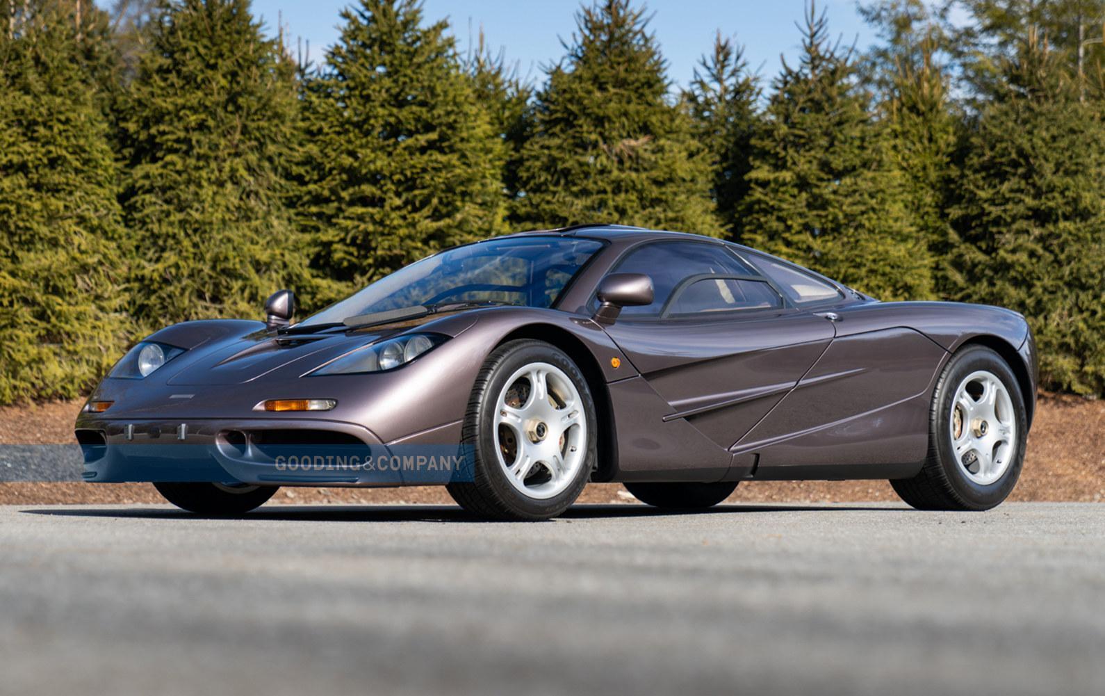 這部超低里程數的McLaren F1仍保持其出廠時的原始狀態，甚至包括原裝GOODYEAR Eagle F1 輪胎。