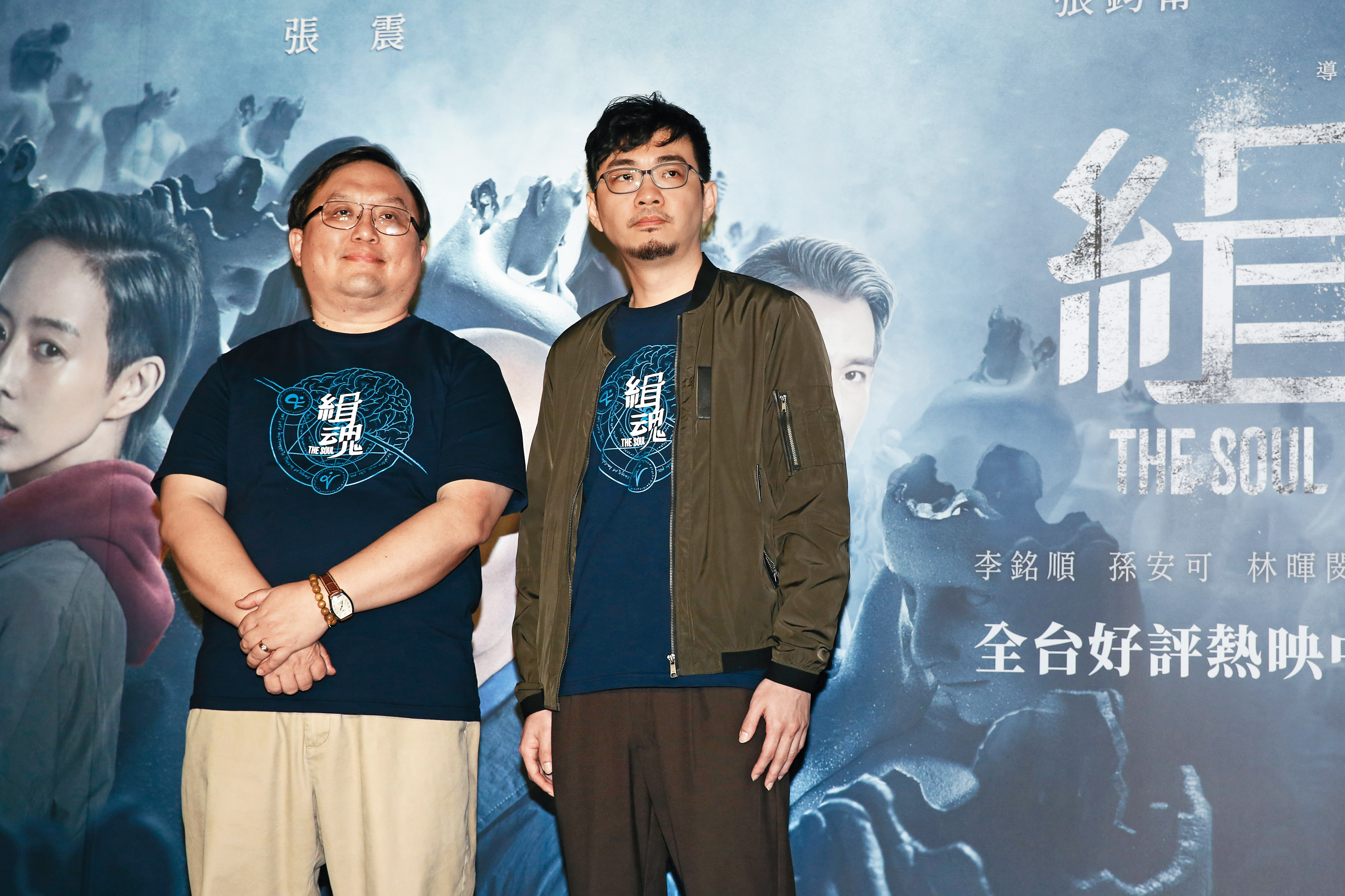 監製唐在揚(左)與導演程偉豪(右)合作的犯罪懸疑片《緝魂》,今年在台灣拿下5,000萬元票房。
