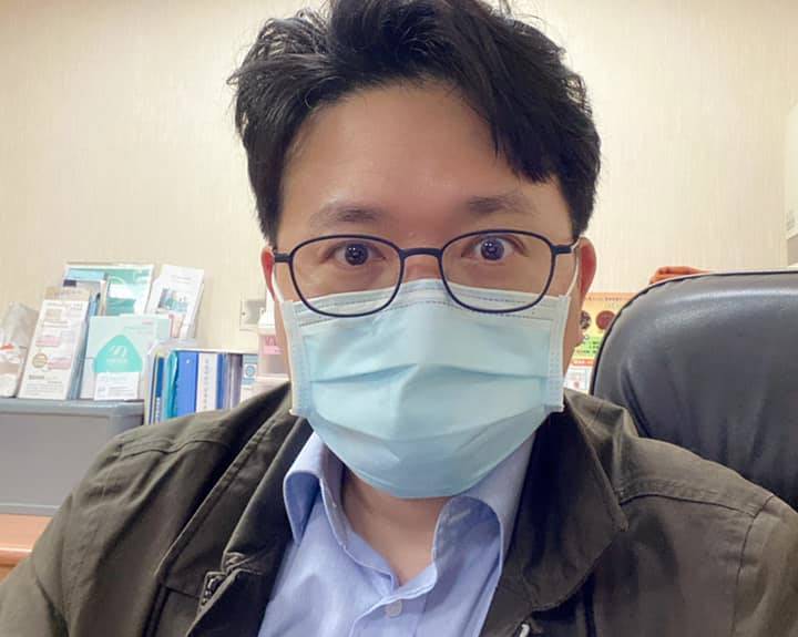 名醫江坤俊於臉書po文,呼籲大家一起挽袖來捐血。(翻攝自江坤俊臉書)