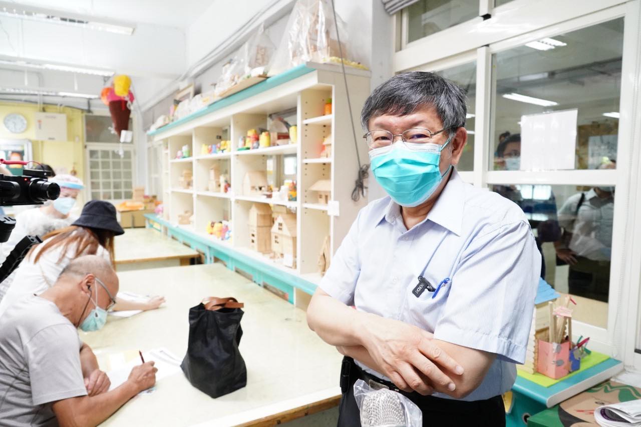 台北市長柯文哲今說明最新疫情狀況。（翻攝自柯文哲臉書）