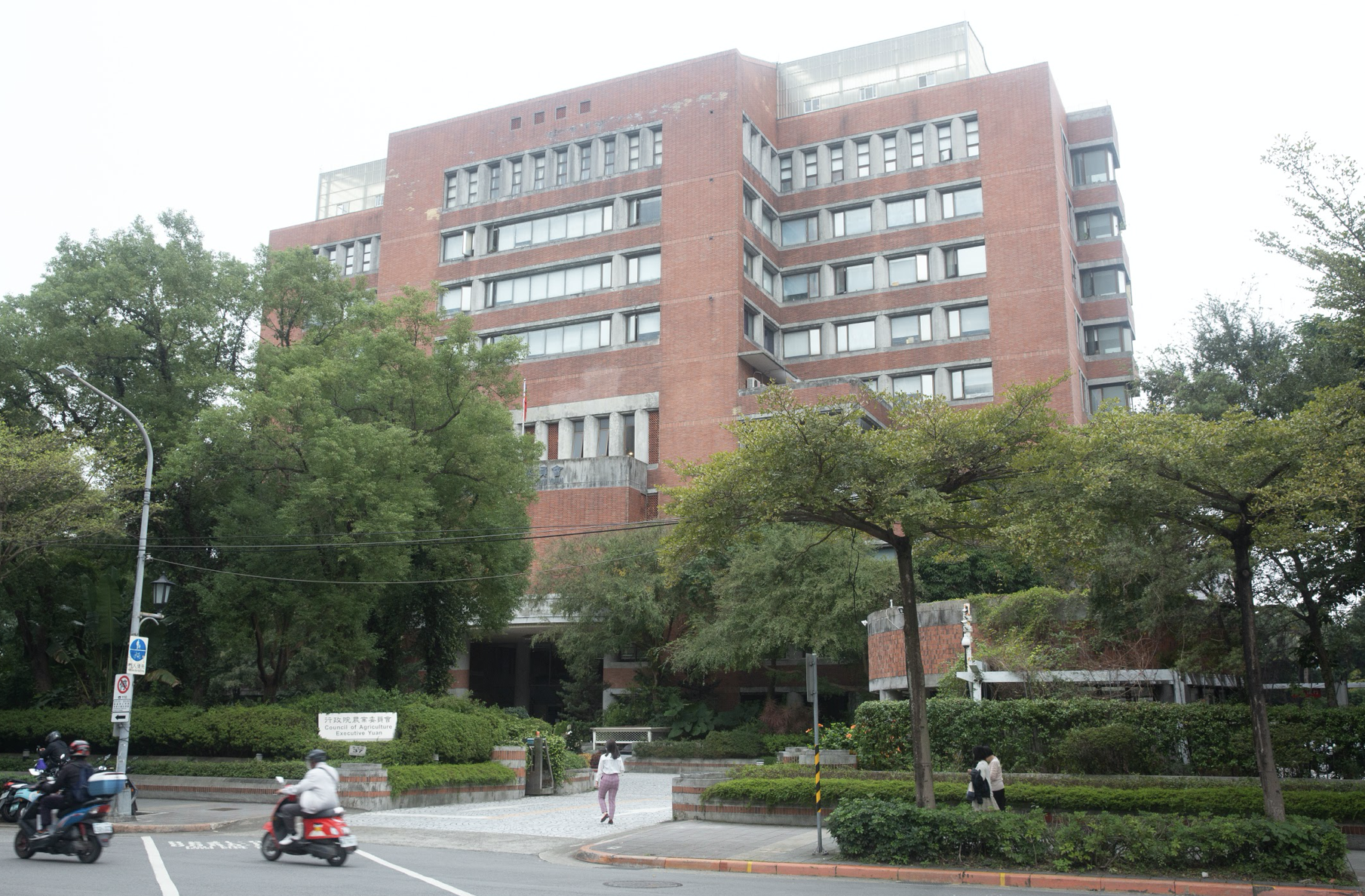 台北農產公司近日傳出至少38人群聚感染，農委會昨（20）日晚間指出，衛福部將會協助北市完成一市、二市快篩站成立。（資料照）