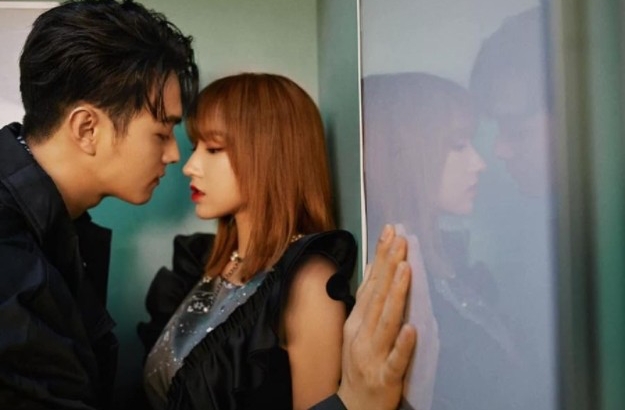 小A辣自曝遭網友私訊有戲播出。（翻攝自小A辣臉書）