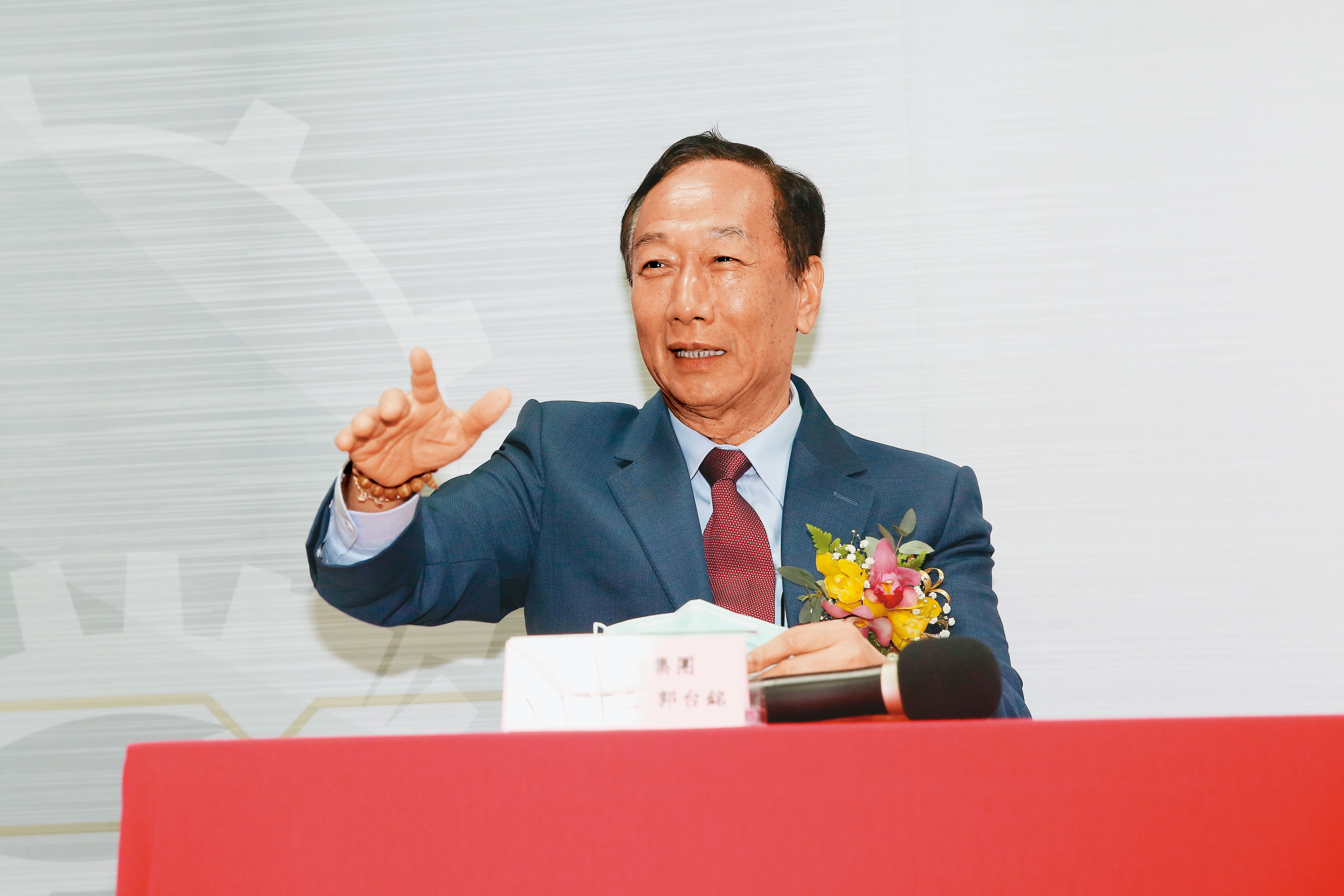 鴻海創辦人郭台銘欲向BNT採購500萬劑疫苗，協助抗疫。