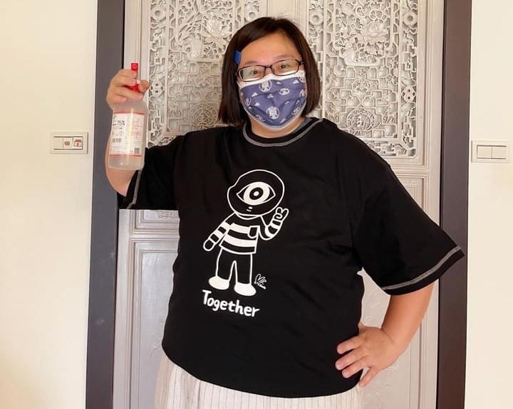 金鐘視后鍾欣凌在臉書自曝夢見韓星孔劉坐在她家客廳看電視。（翻攝自鍾欣凌臉書）