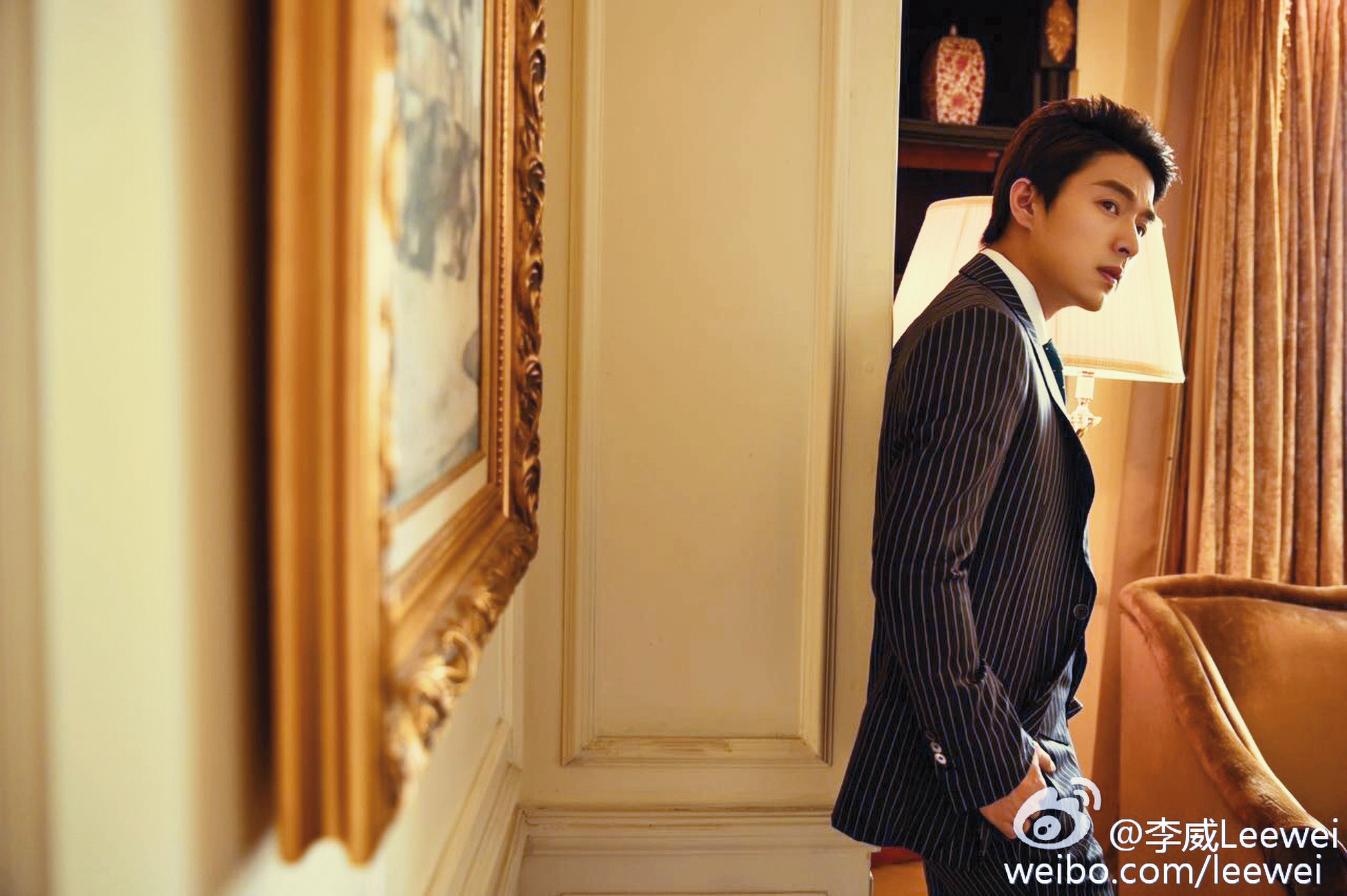 李威曾是偶像劇一線小生，在疫情期間返台賣茶具。（翻攝自李威微博）