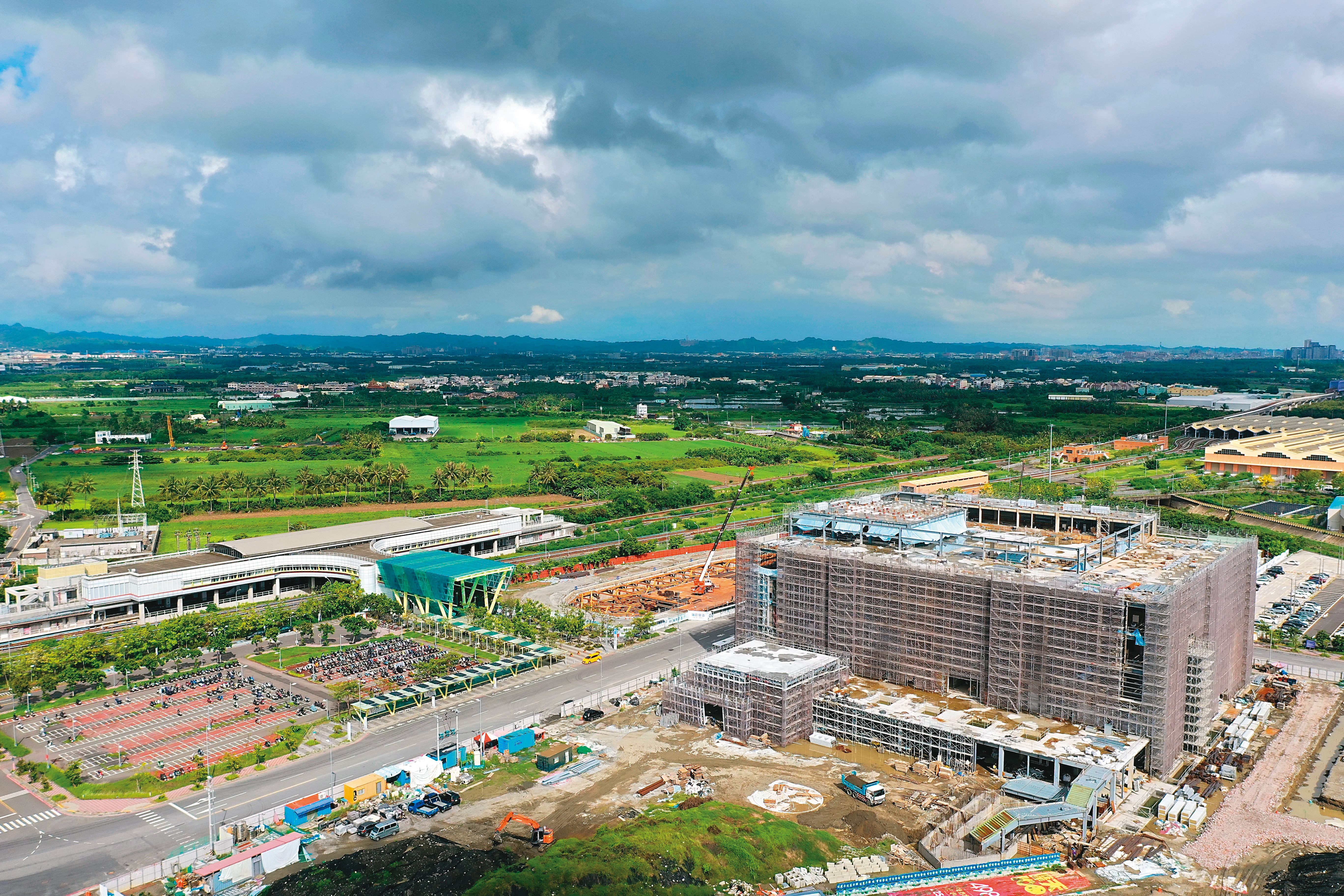 近2年台積電在台南、高雄設廠，激勵買盤瘋狂湧進。