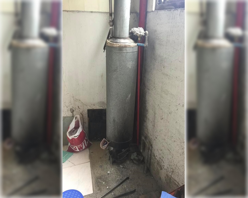 一名住在台南的正妹網友，秀出自家「超古早熱水器」引上萬網友朝聖。（翻攝臉書「爆廢公社公開版」）