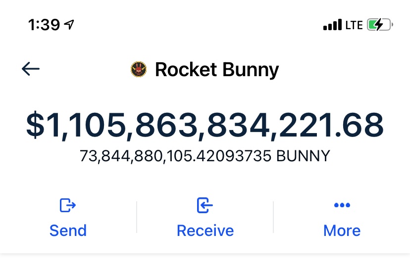 美國男子花了20美元(約新台幣558元)投資加密貨幣Rocket Bunny,沒想到一覺醒來後虛擬錢包裡就出現783億Rocket Bunny幣。(翻攝Chris Williamson推特)