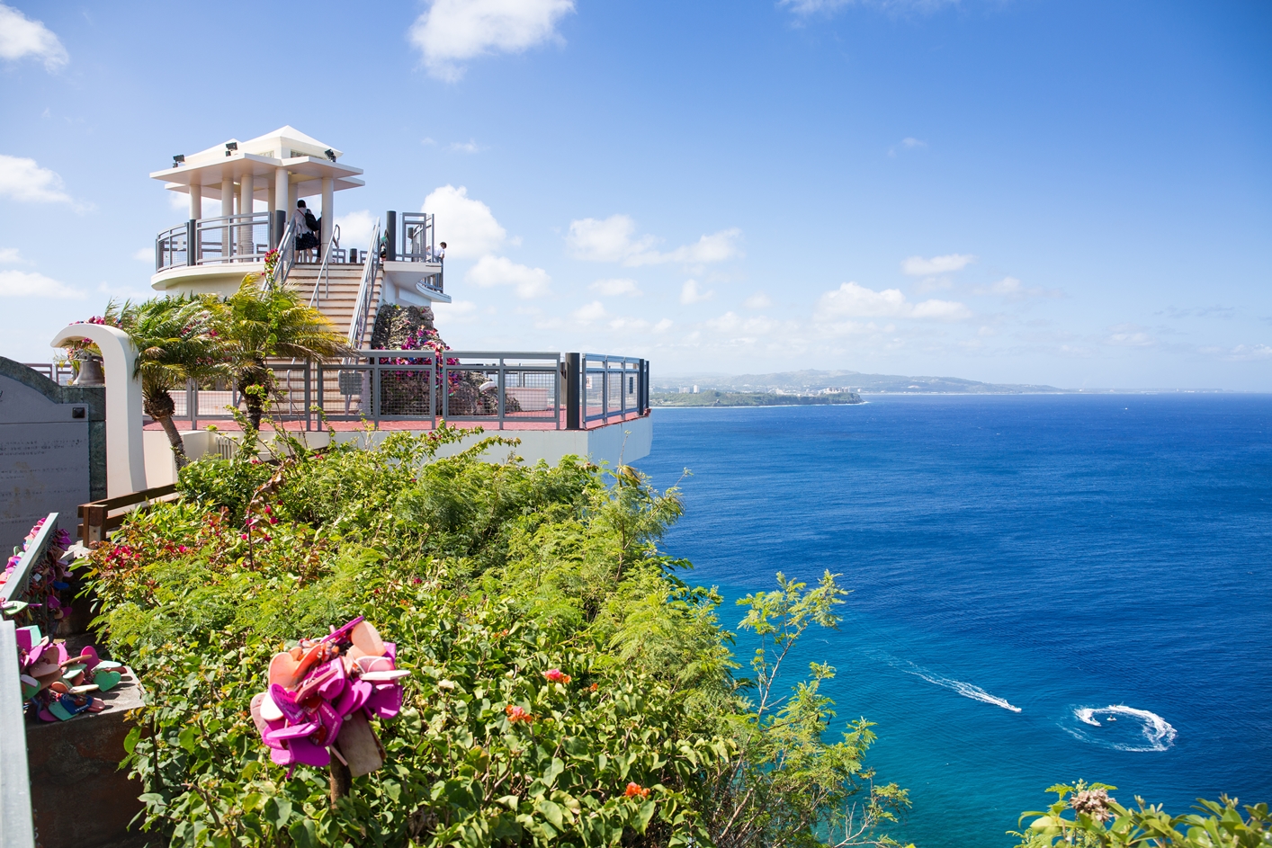 關島政府推出疫苗支援企劃AIR-V&V（Vaccines & Vacation），宣佈將開放外籍旅客可入境關島並接種疫苗，雄獅旅遊看好短期需求，已申請7月直飛航班，預計每人5天4夜五萬元有找。（雄獅旅遊提供）