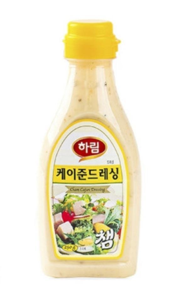 韓國常備罐裝肯瓊醬(케이준소스),用來沾炸物或炸雞一起吃。(哪木姐姐首爾說故事나무언니提供)