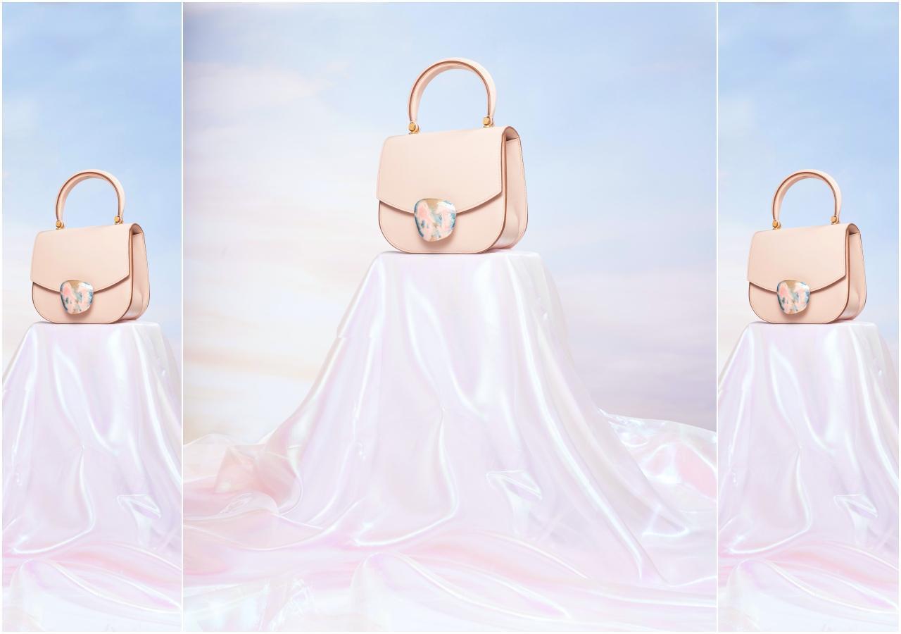 SAUVEREIGN APHRODITE玫瑰粉色小牛皮革包款搭配Omoiyari傳世金箔扣;NT$239,600。(SAUVEREIGN提供)