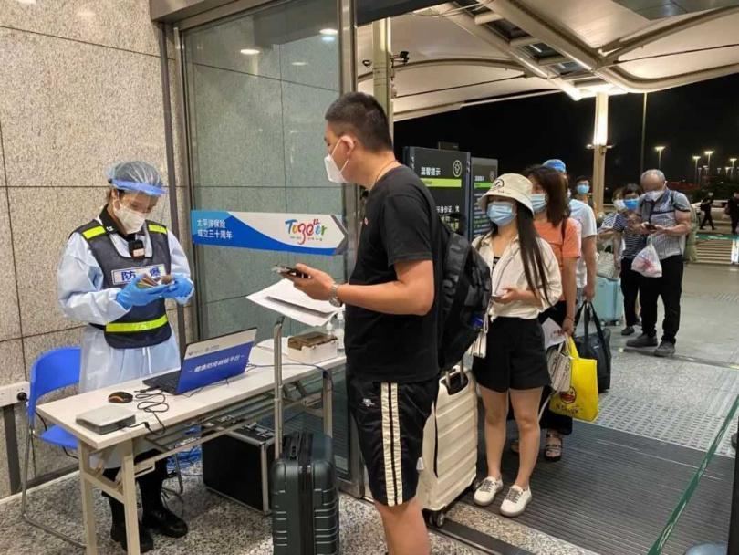 本土疫情趨緩，但廈門公布台灣輸出6例確診案，示意圖，非當事人。（翻攝自百度）