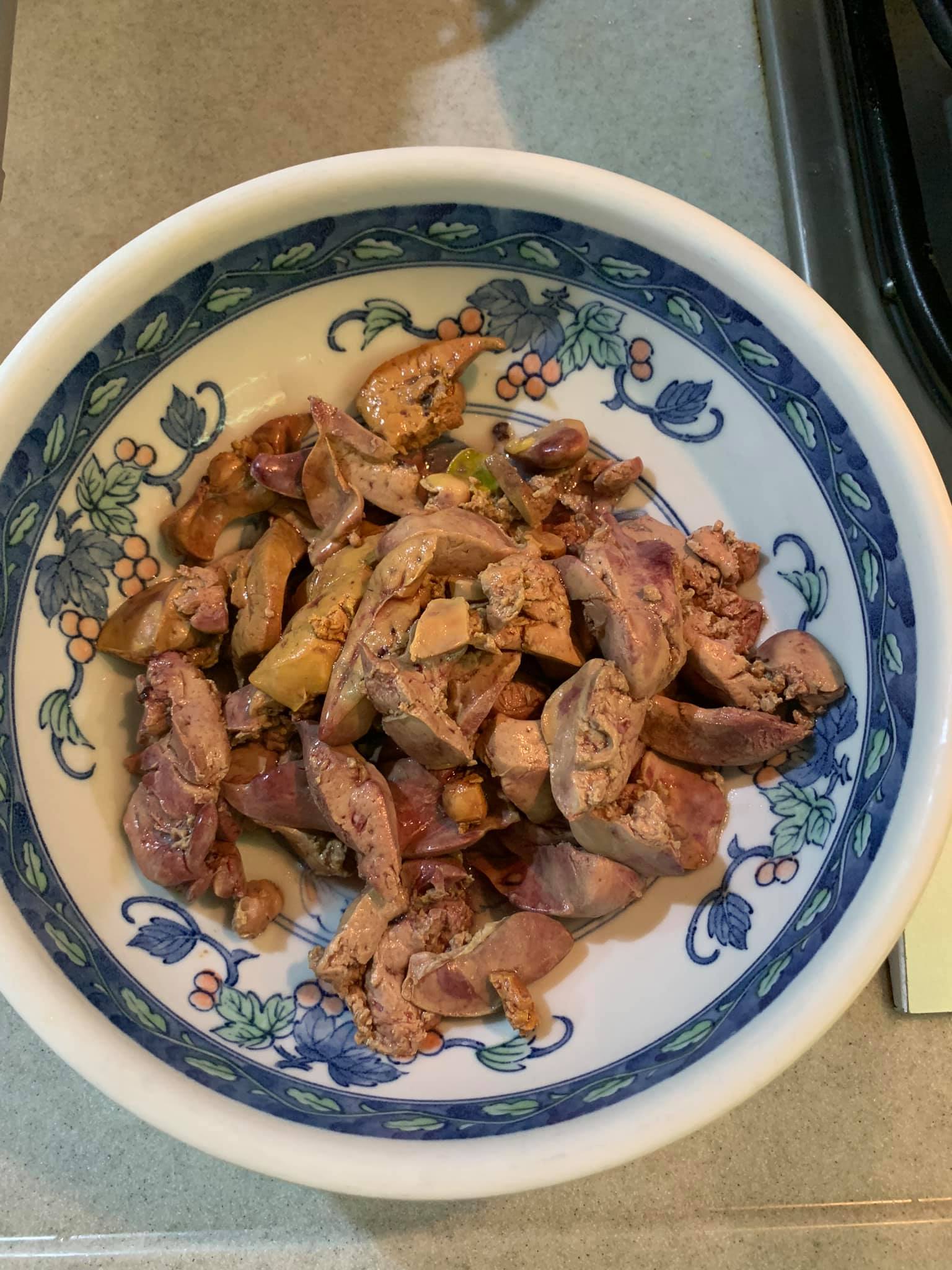 雞肝另外汆燙。