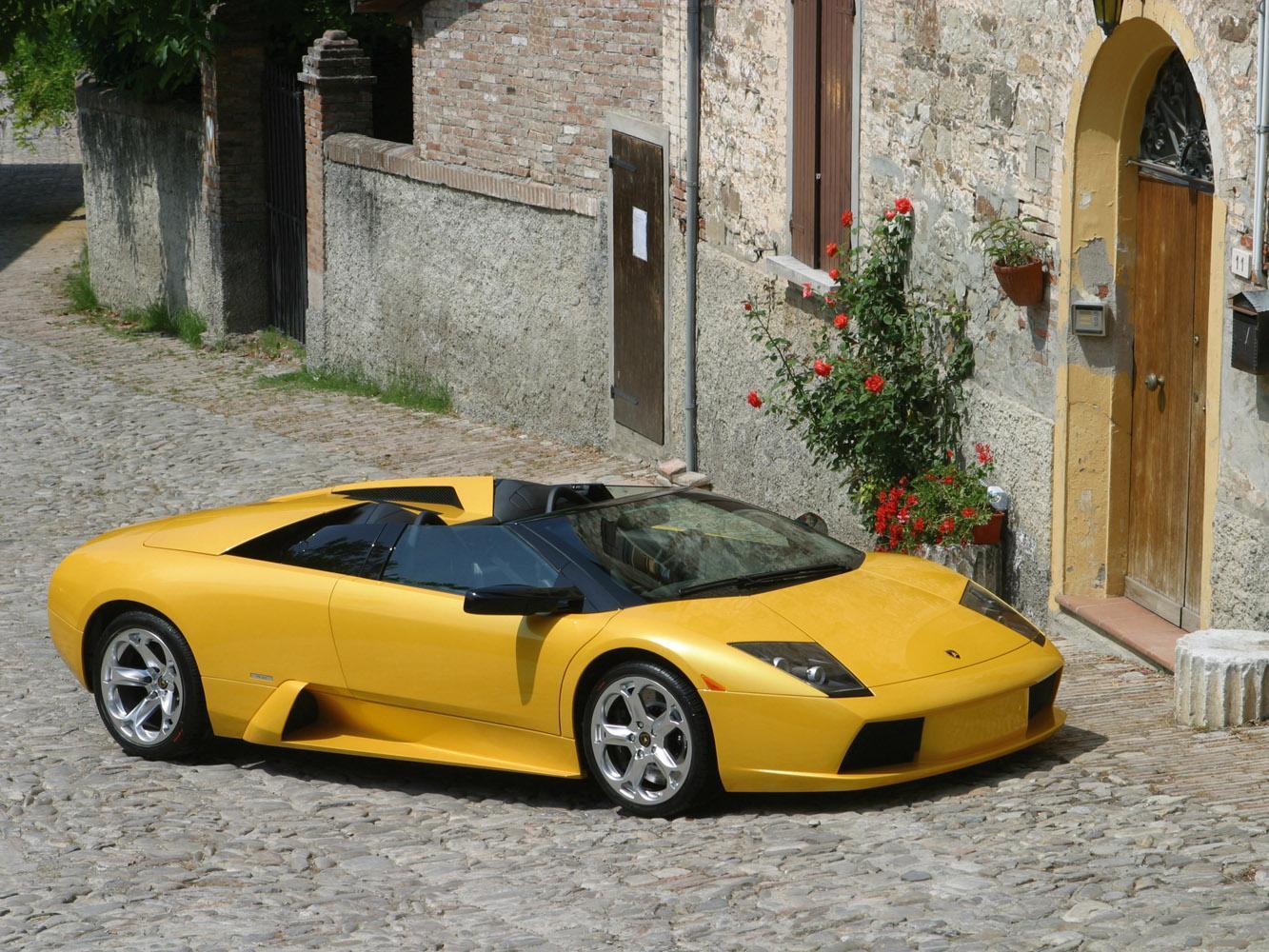 2001年亮相的Murciélago。