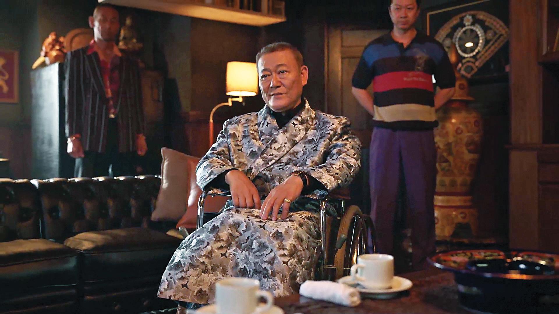 國村隼飾演的黑幫老大在兩季的故事發展中扮演重要角色。(Netflix提供)