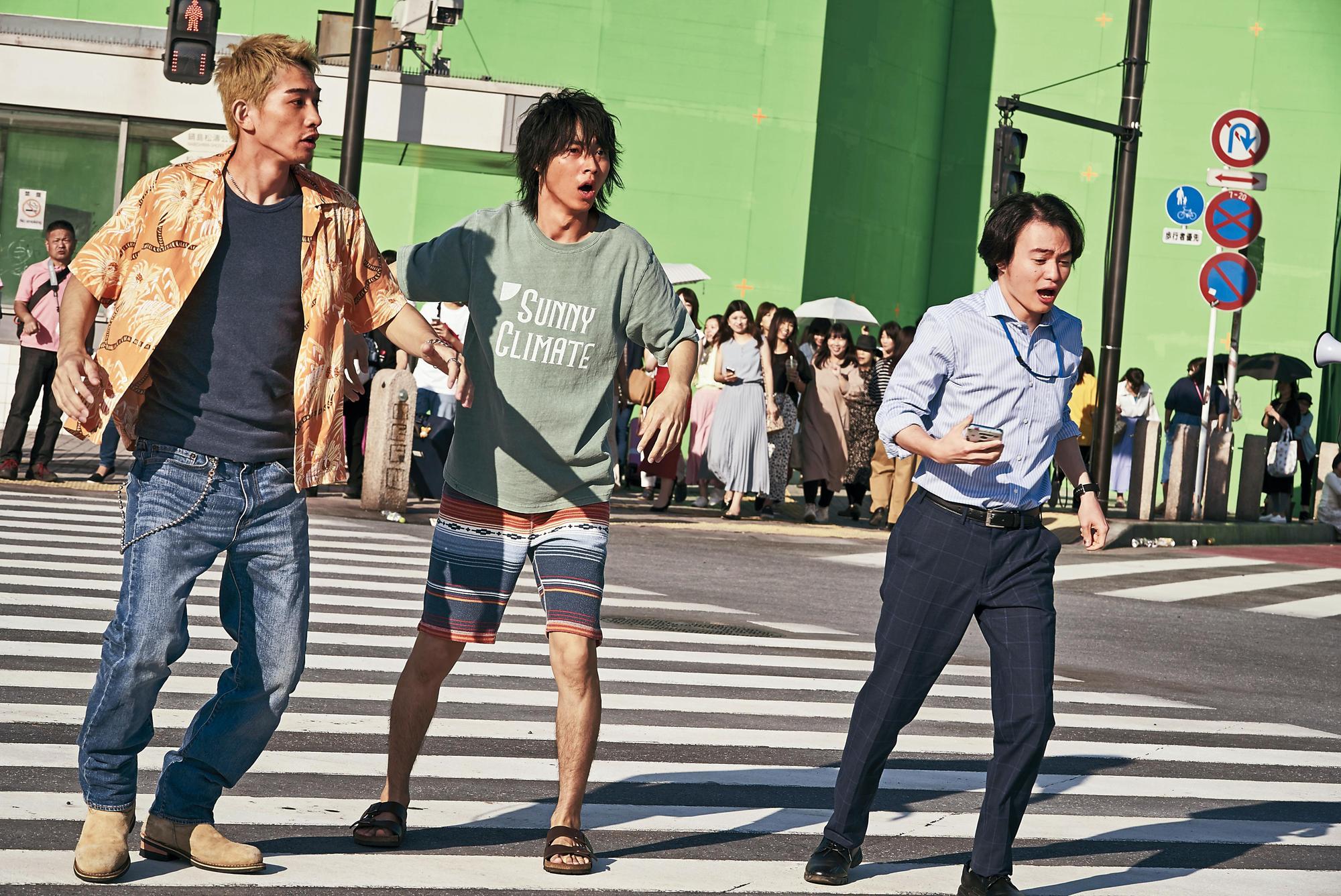 《今際之國的闖關者》主要故事舞台在澀谷,當時也租借足利SCRAMBLE CITY STUDIO進行拍攝。(Netflix提供)