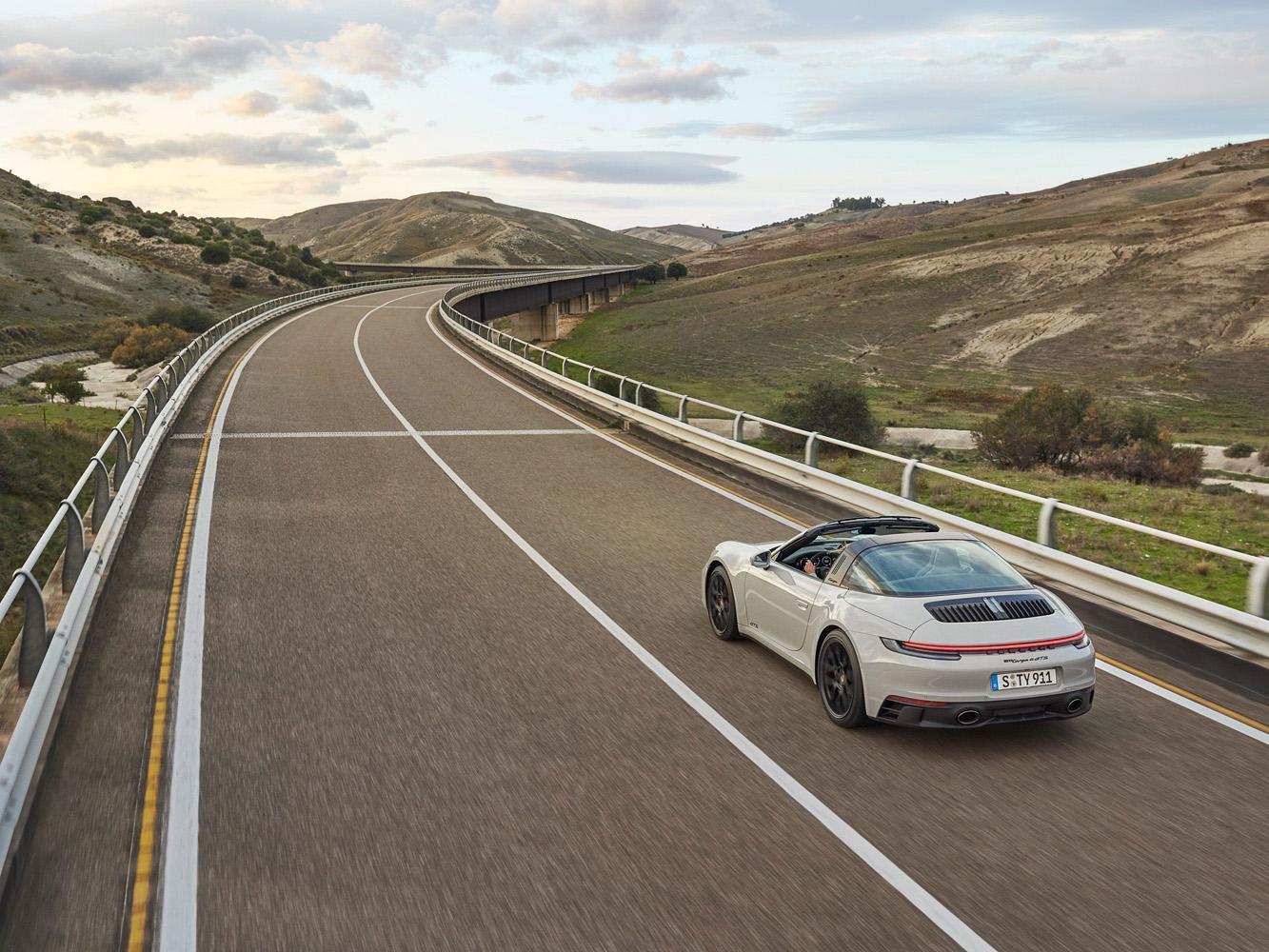 新一代911 GTS正式發表—性能更強、獨特視覺感再進化，並具備更優異的駕馭感受。