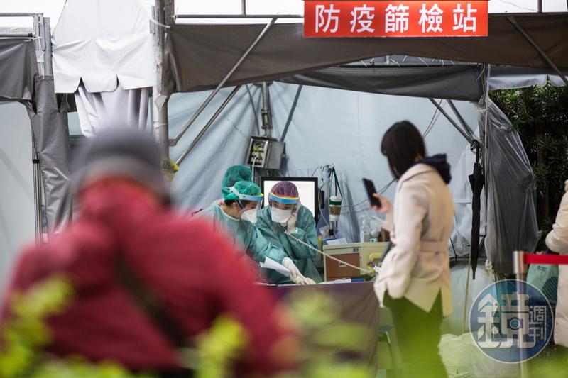 疫情嚴峻，防疫篩檢很重要。（本刊資料照）