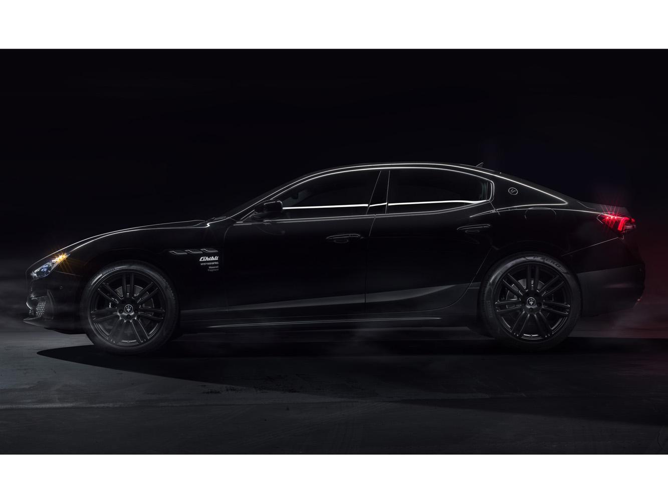 Ghibli Fragment限量款車色Operanera歌劇黑，是由Maserati FUORISERI專屬客製化項目，根據個人品味打造出獨一無二的座駕，讓每款Maserati成為街頭中無可取代的顛峰之作。
