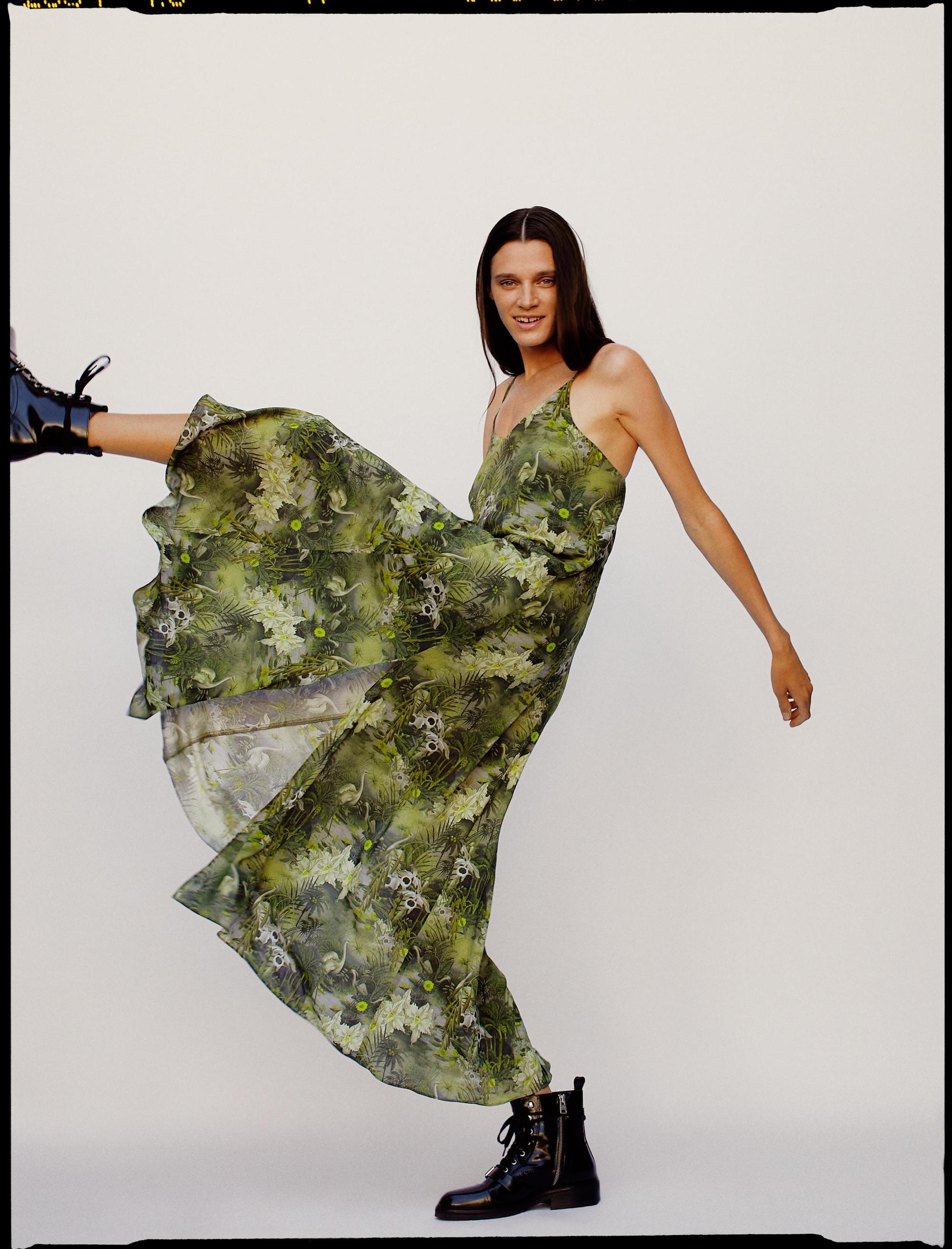 Essey Rejuvenate印花細肩帶長洋裝 NT$9,000 AllSaints。(AllSaints提供)