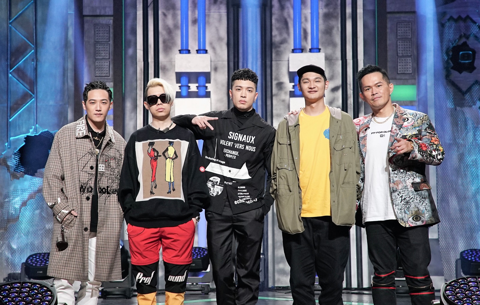 熊仔（左1）擔任《大嘻哈時代》導師，對於少數網友揚言抵制節他不以為然。（三立提供）