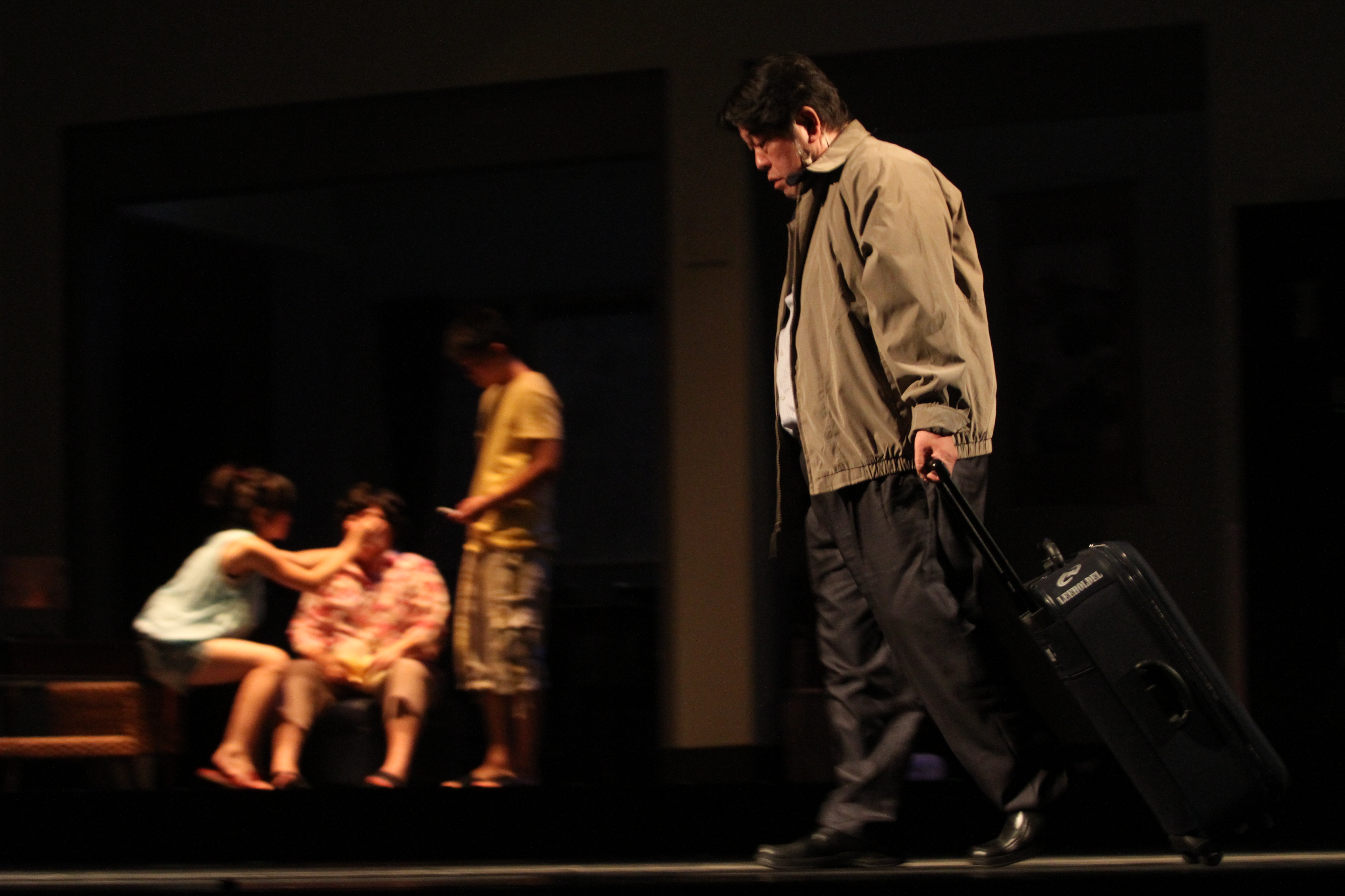 綠光劇團呼籲尊重智慧財產權，勿盜錄轉載影片。（綠光劇團提供）