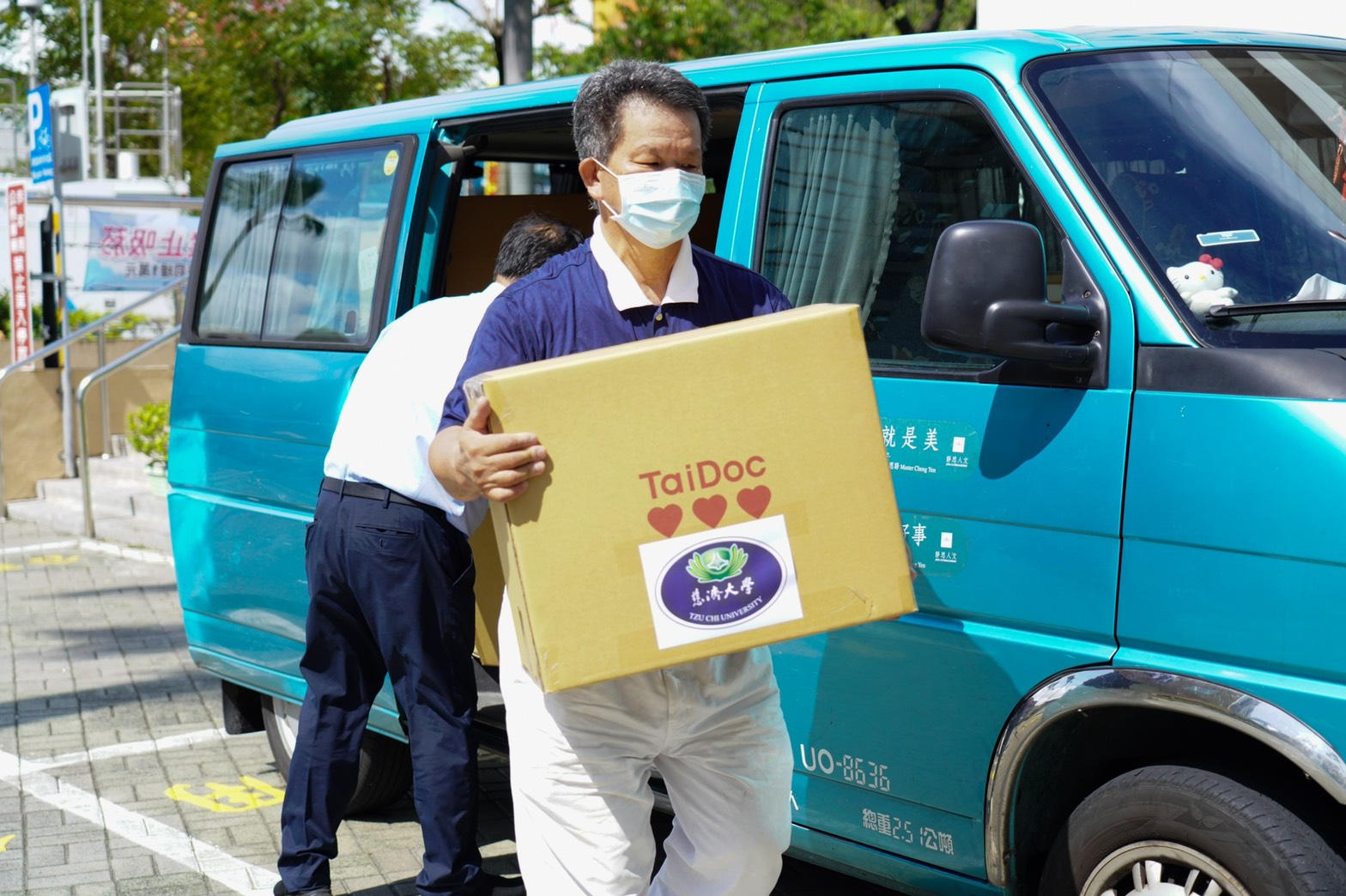 慈濟積極投入防疫工作，現希望政府授權購買疫苗幫助國人。（示意圖，本刊資料照）