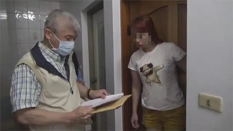 移民署歷經半年跟監及蒐證，上月兵分多路到嘉義縣某處養雞場搜索黃氏姊妹住家。（移民署提供）