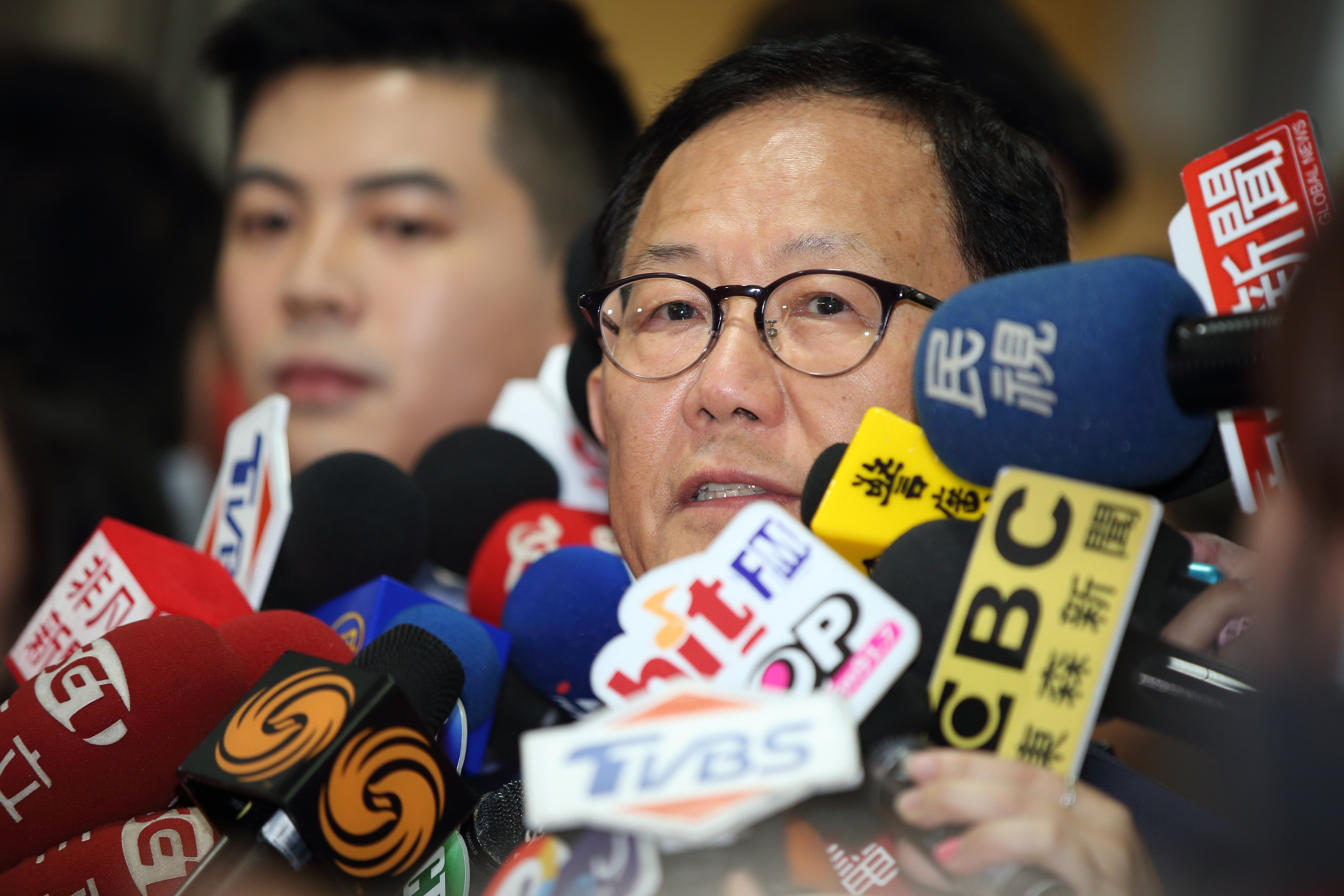 前立委丁守中自爆施打AZ疫苗，引發特權嫌疑。（本刊資料照）