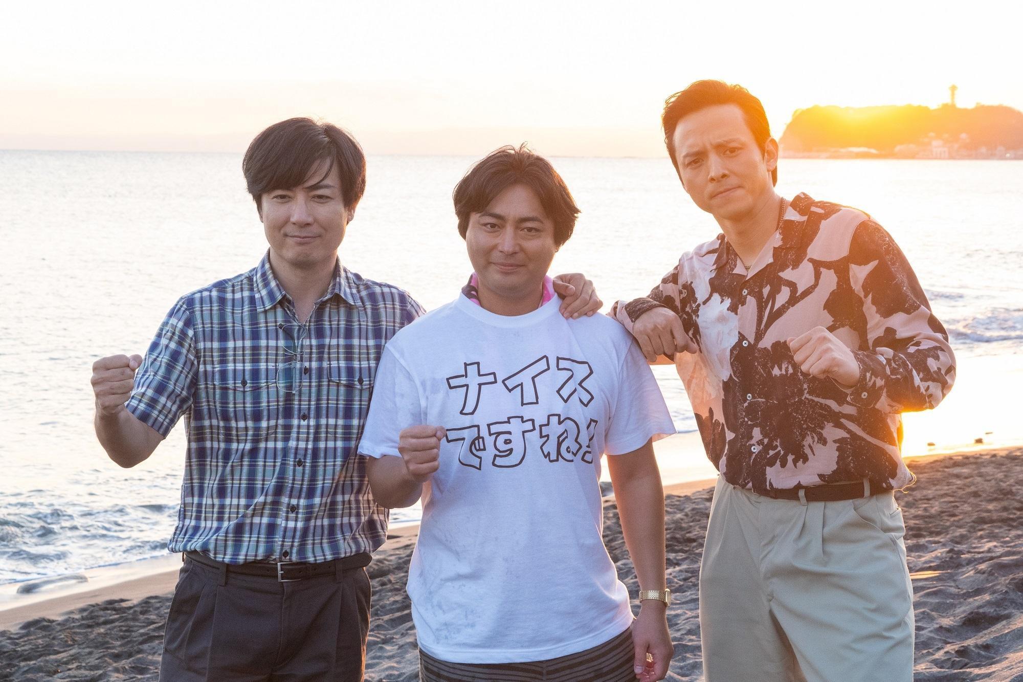《AV帝王 第2季》玉山鐵二(左起)、山田孝之、滿島真之介都續攤演出,三人的情誼也出現巨大變化。(翻攝自natalie)